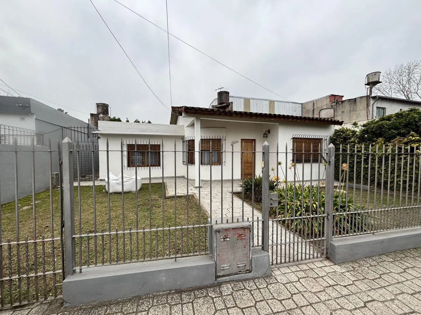 Casa 4 dormitorios sobre amplio lote 614m! 2