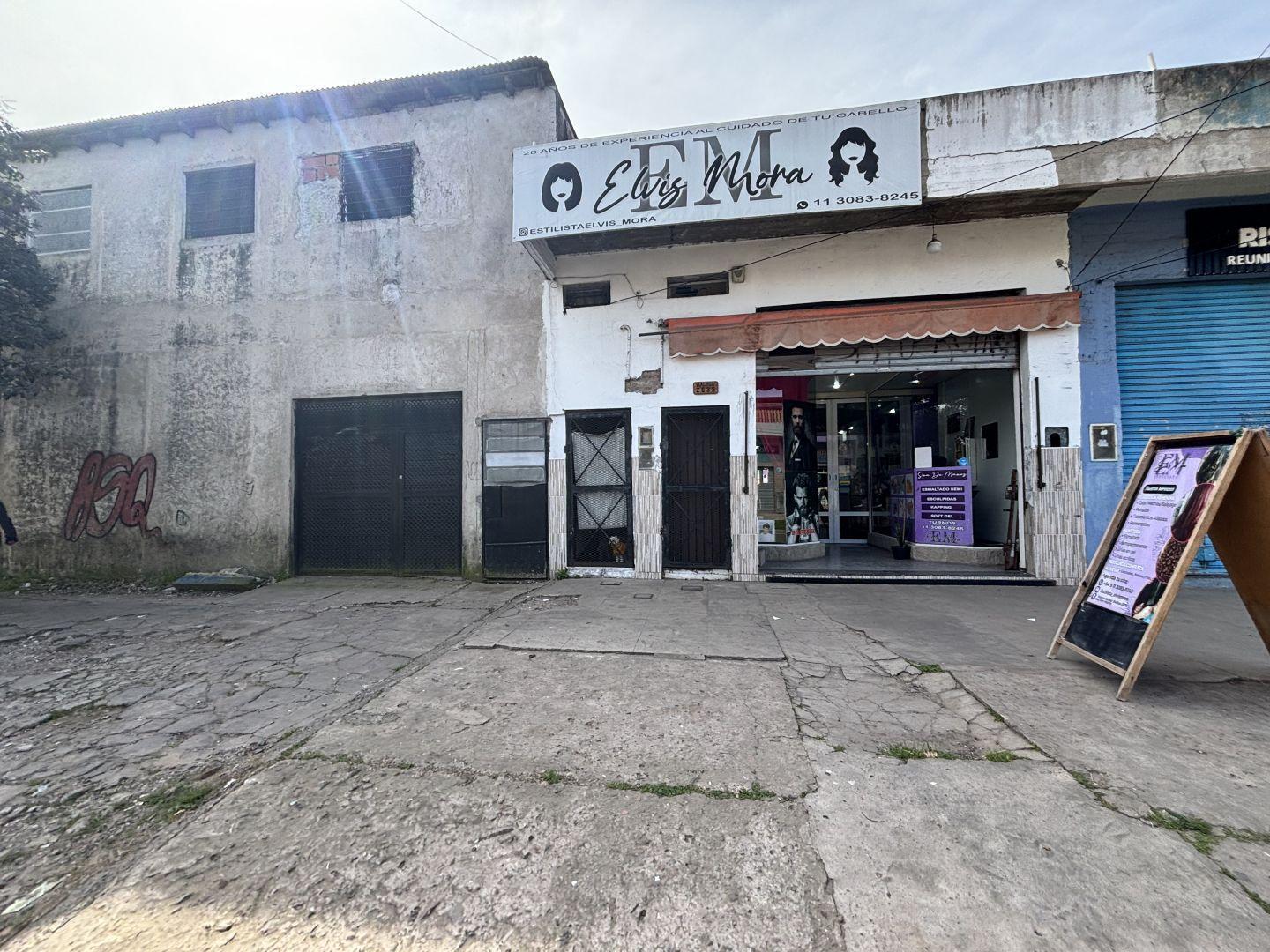 Foto de 2 locales + departamento techo de losa y amplio patio, imagen 1