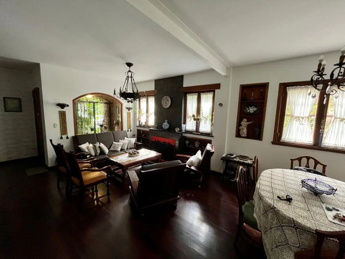 Excelente chalet en la mejor zona de La Lucila 5