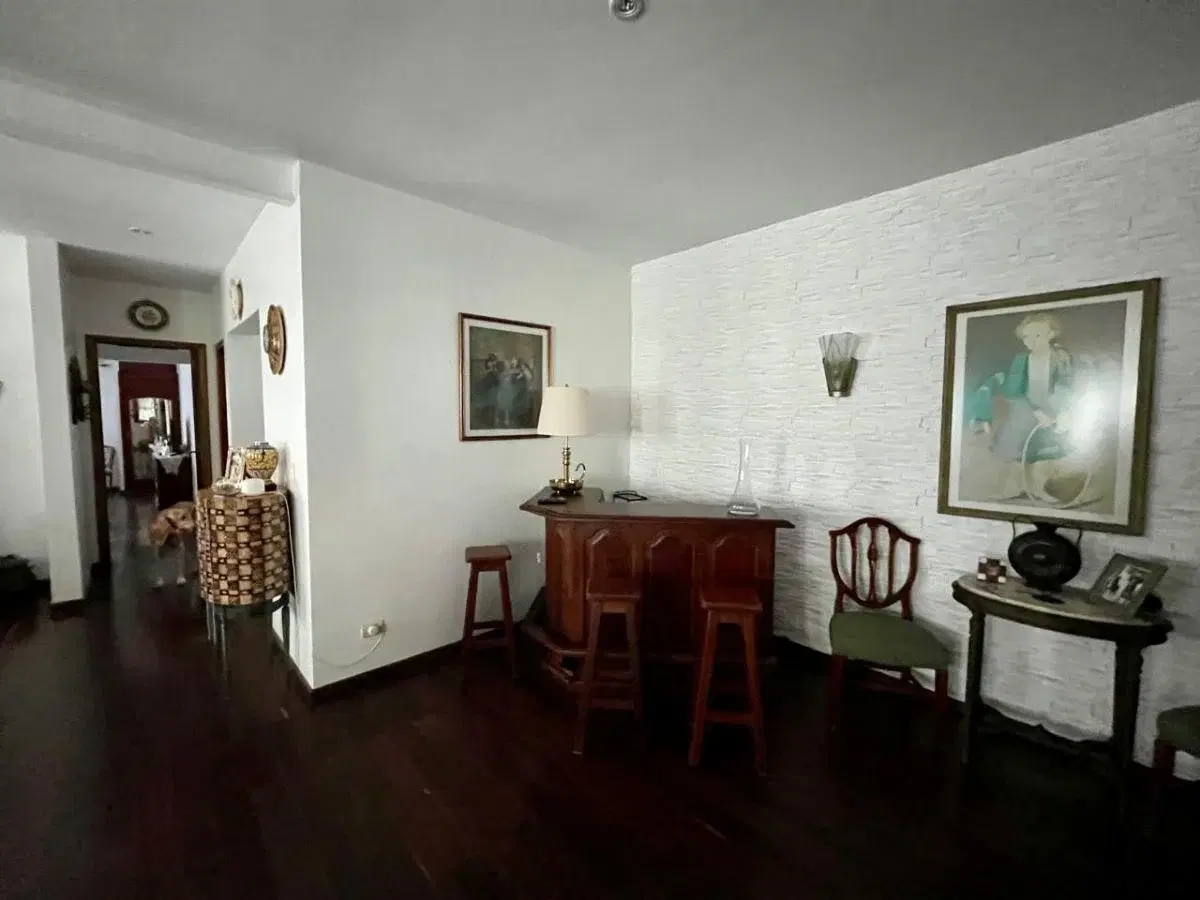 Excelente chalet en la mejor zona de La Lucila 2