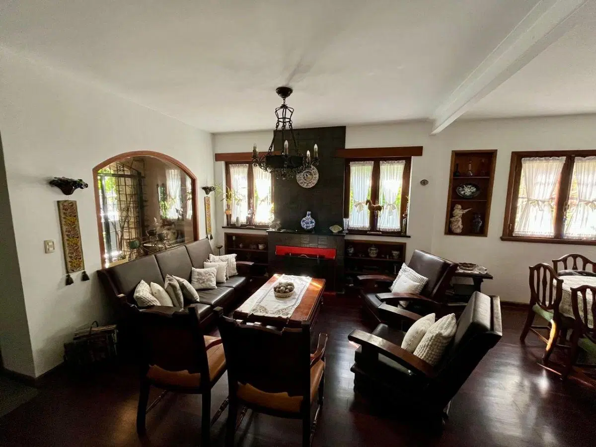 Excelente chalet en la mejor zona de La Lucila 4