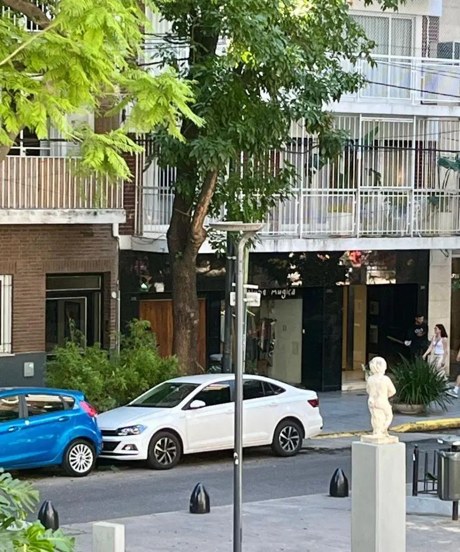 Exclusivo Departamento de 3 ambientes con cochera en venta en Botánico 1