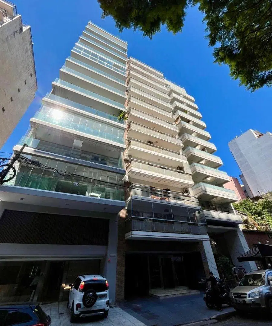 Exclusivo Departamento de 3 ambientes con cochera en venta en Botánico 3