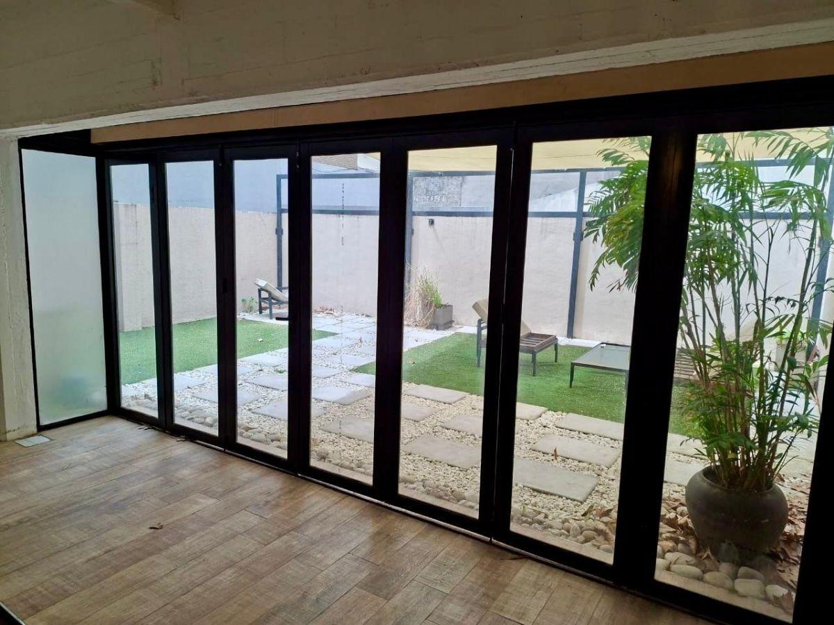 Foto de Local de 42m² + 48m² descubiertos en Olivos, imagen 1