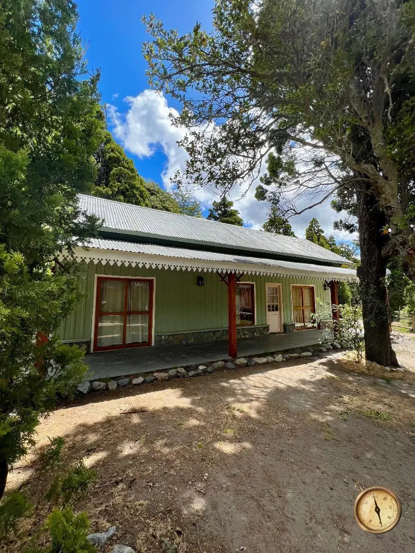 Excelente propiedad en La Península de Meliquina - Lote de 2500 m2 2