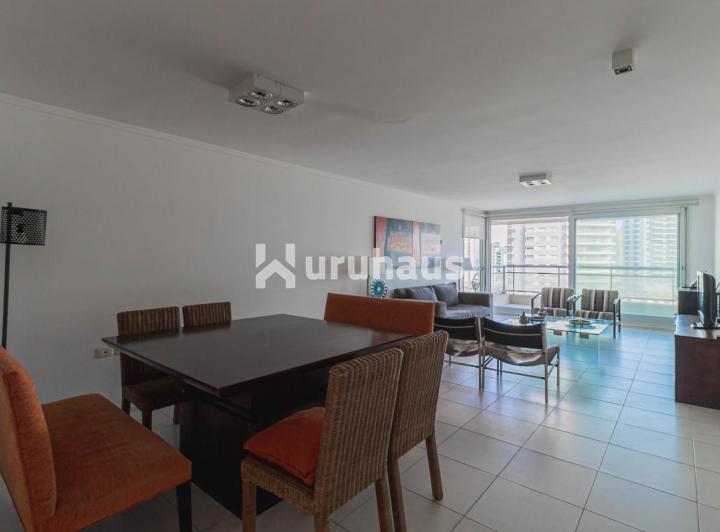 Foto de VENTA APARTAMENTO CUATRO DORMITORIOS PUNTA DEL ESTE EDIFICIO FOREST, imagen 1