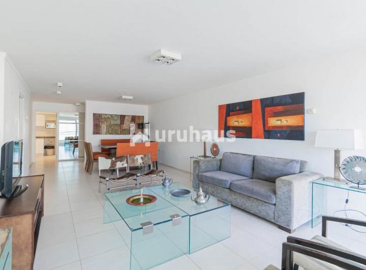 Foto de VENTA APARTAMENTO CUATRO DORMITORIOS PUNTA DEL ESTE EDIFICIO FOREST, imagen 2