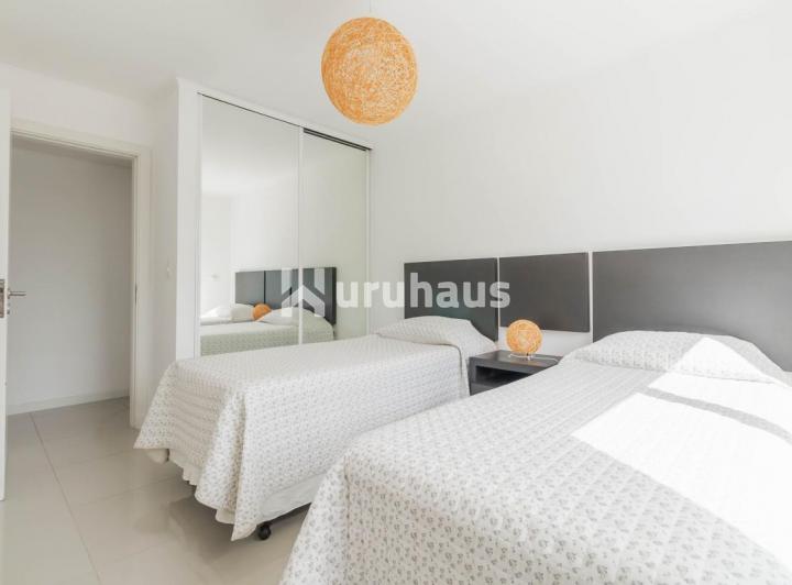 Foto de VENTA APARTAMENTO DOS DORMITORIOS PUNTA DEL ESTE EDIFICIO WIND TOWER, imagen 5
