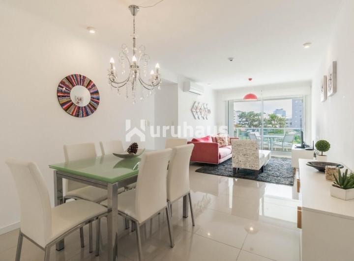 Foto de VENTA APARTAMENTO DOS DORMITORIOS PUNTA DEL ESTE EDIFICIO WIND TOWER, imagen 1
