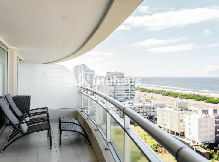 Foto de ALQUILER TEMPORAL APARTAMENTO 4 DORMITORIOS FOREST TOWER 1 PLAYA BRAVA, imagen 4