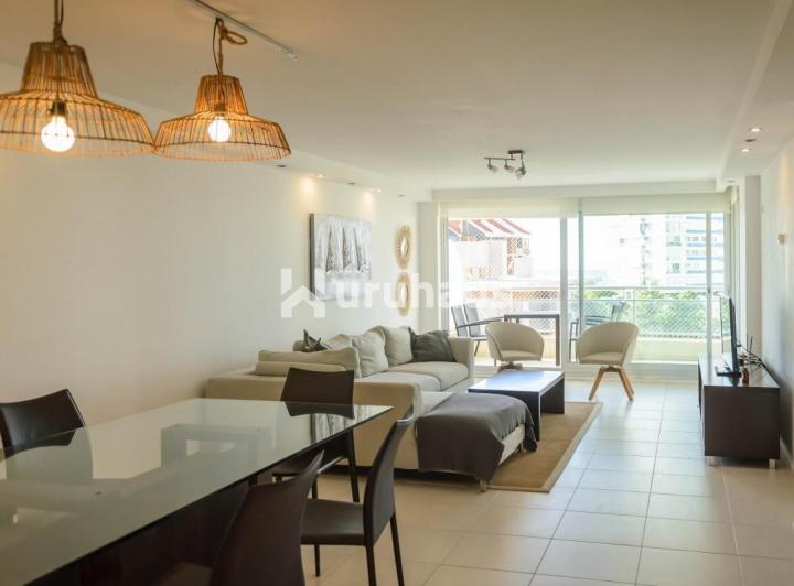 Foto de VENTA APARTAMENTO TRES DORMITORIOS FOREST TOWER 1 PLAYA BRAVA, imagen 2