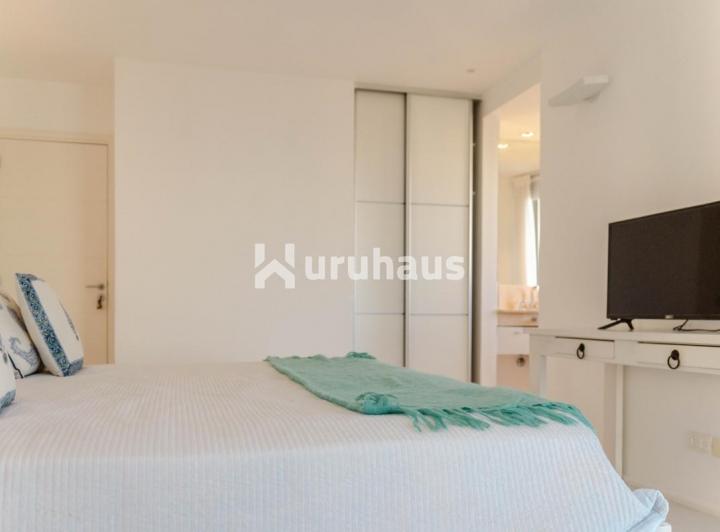 Foto de VENTA APARTAMENTO CUATRO DORMITORIOS PUNTA DEL ESTE VISTA AL MAR, imagen 5
