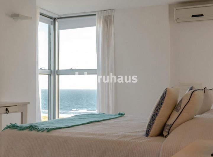 Foto de VENTA APARTAMENTO CUATRO DORMITORIOS PUNTA DEL ESTE VISTA AL MAR, imagen 1