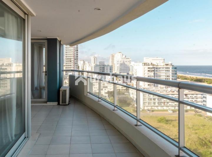 VENTA APARTAMENTO CUATRO DORMITORIOS PUNTA DEL ESTE VISTA AL MAR