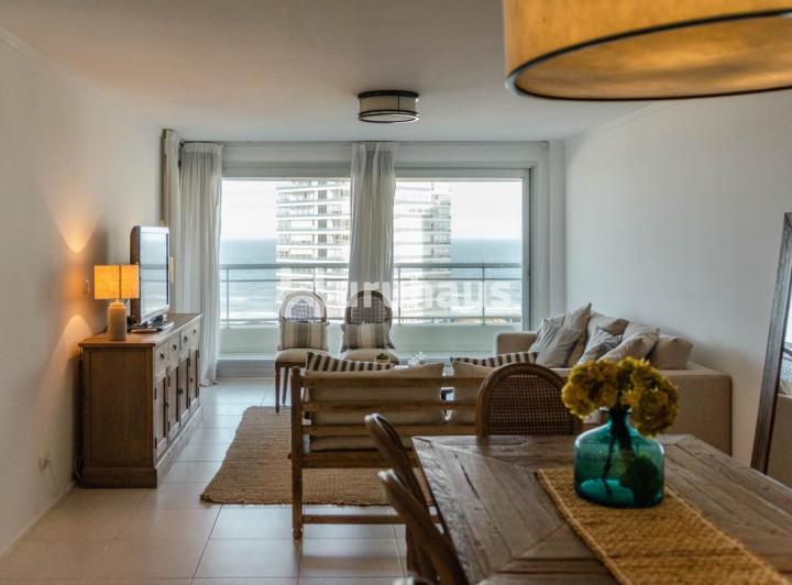 Foto de VENTA APARTAMENTO CUATRO DORMITORIOS PUNTA DEL ESTE VISTA AL MAR, imagen 2