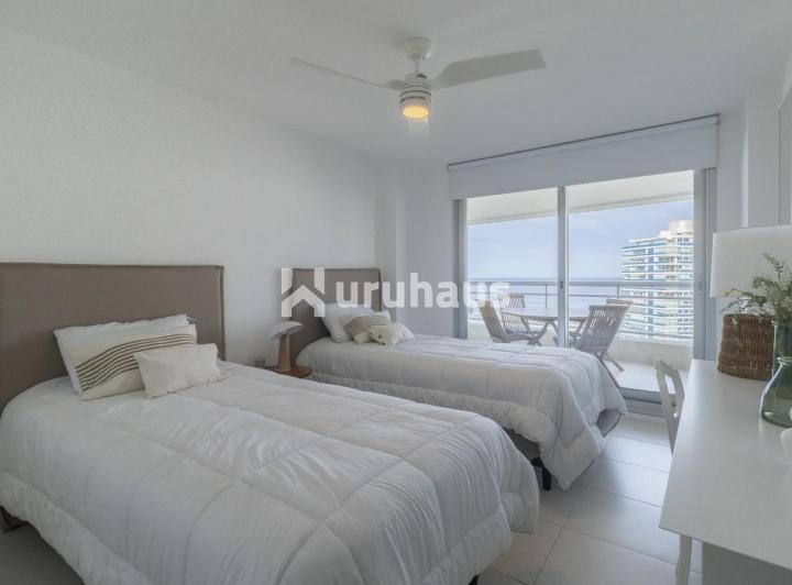 Foto de VENTA APARTAMENTO CUATRO DORMITORIOS PUNTA DEL ESTE EDIFICIO FOREST TOWER I, imagen 5