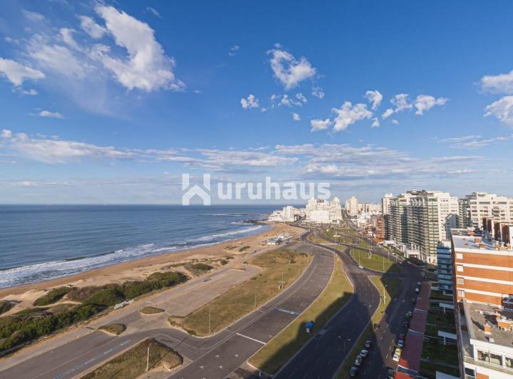 VENTA APARTAMENTO DOS DORMITORIOS PUNTA DEL ESTE EDIFICIO TORRES DEL PLATA