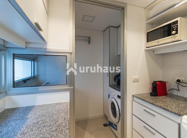 Foto de ALQUILER TEMPORAL APARTAMENTO TRES DORMITORIOS PLAYA MANSA EDIFICIO, imagen 4