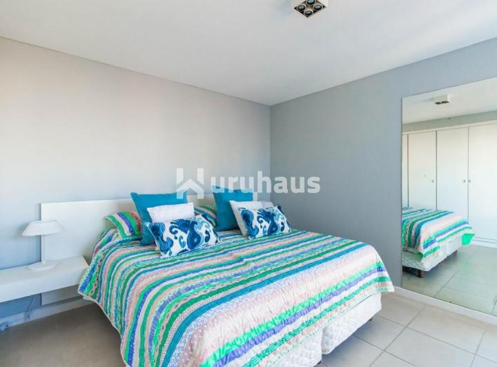 Foto de ALQUILER TEMPORAL APARTAMENTO TRES DORMITORIOS PLAYA MANSA EDIFICIO, imagen 2