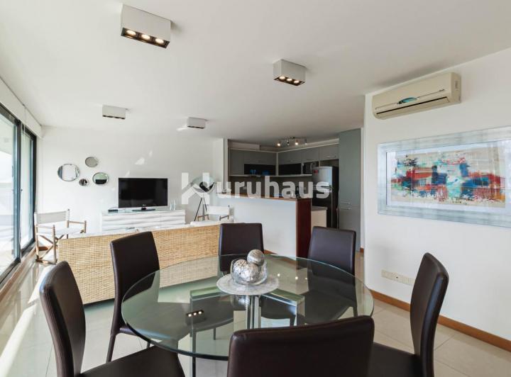 Foto de VENTA APARTAMENTO 2 DORMITORIOS PUNTA DEL ESTE EDIFICIO BRAVISSIMA, imagen 2