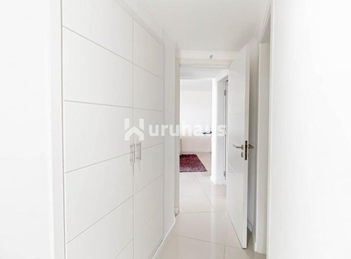 Foto de ALQUILER APARTAMENTO TRES DORMITORIOS PUNTA DEL ESTE EDIFICIO WIND TOWER, imagen 2
