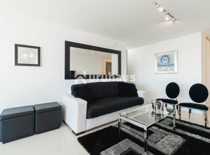 Foto de VENTA APARTAMENTO DOS DORMITORIOS PUNTA DEL ESTE EDIFICIO ICON BRAVA, imagen 2