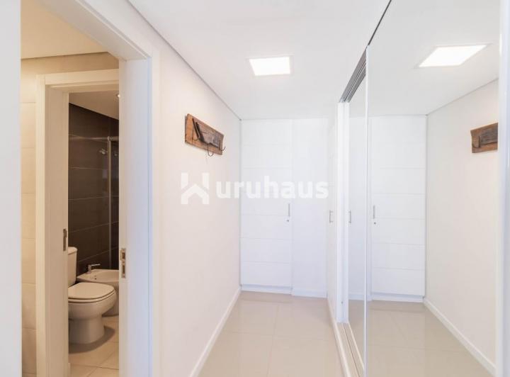 Foto de VENTA APARTAMENTO DOS DORMITORIOS PUNTA DEL ESTE EDIFICIO WIND TOWER, imagen 5