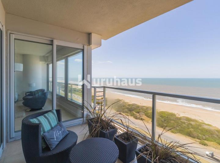 Foto de VENTA APARTAMENTO DOS DORMITORIOS PUNTA DEL ESTE EDIFICIO LE PARC II, imagen 1