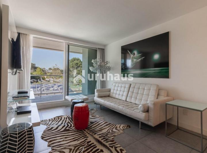 VENTA APARTAMENTO DOS DORMITORIOS PUNTA DEL ESTE EDIFICIO YOO