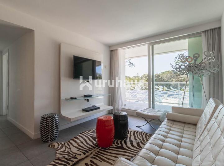 Foto de VENTA APARTAMENTO DOS DORMITORIOS PUNTA DEL ESTE EDIFICIO YOO, imagen 1
