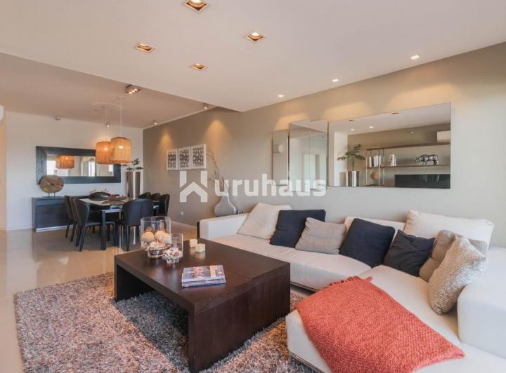 Foto de VENTA APARTAMENTO TRES DORMITORIOS AIDY GRILL PISO ALTO VISTA AL MAR, imagen 5