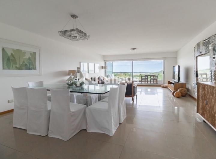 Foto de ALQUILER APARTAMENTO DOS DORMITORIOS PUNTA DEL ESTE EDIFICIO SILENTE, imagen 2