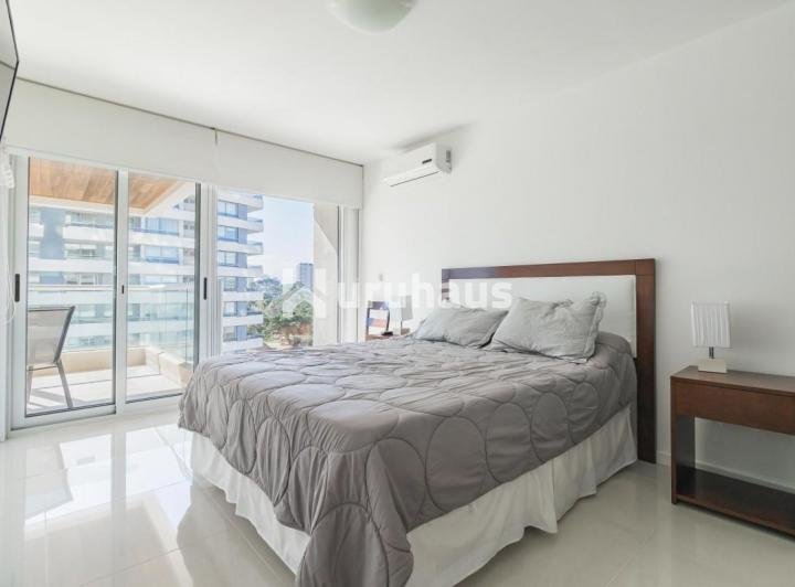 Foto de VENTA APARTAMENTO DOS DORMITORIOS PUNTA DEL ESTE EDIFICIO ICON BRAVA, imagen 4