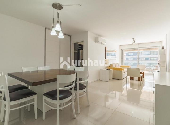 Foto de VENTA APARTAMENTO DOS DORMITORIOS PUNTA DEL ESTE EDIFICIO ICON BRAVA, imagen 3