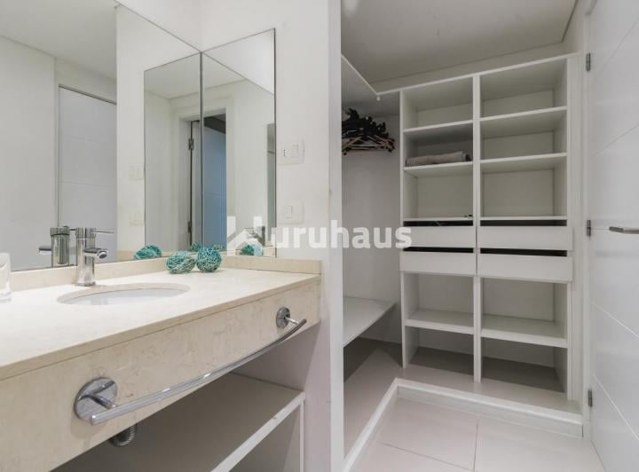 Foto de VENTA APARTAMENTO DOS DORMITORIOS PUNTA DEL ESTE AIDY GRILL PISO ALTO, imagen 4