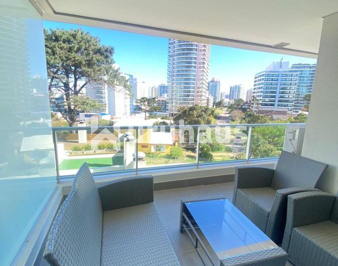 VENTA APARTAMENTO DOS DORMITORIOS AIDY GRILL EDIFICIO WIND TOWER