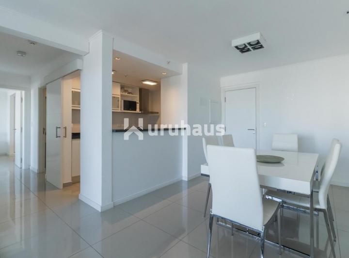 Foto de VENTA APARTAMENTO DOS DORMITORIOS PUNTA DEL ESTE EDIFICIO WIND TOWER, imagen 1