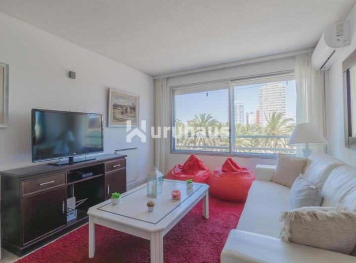 Foto de ALQUILER APARTAMENTO UN DORMITORIO Y MEDIO PUNTA DEL ESTE TORRE LIBERTADOR, imagen 2