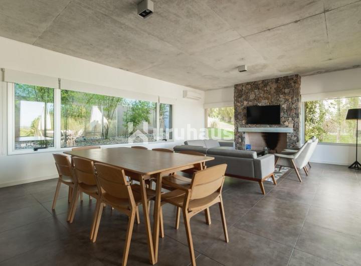 Foto de VENTA APARTAMENTO CUATRO DORMITORIOS PUNTA BALLENA EDIFICIO Q, imagen 1
