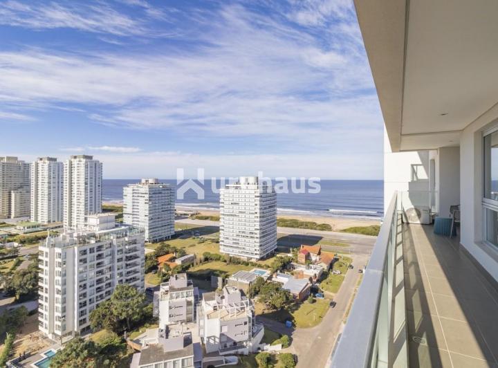 VENTA APARTAMENTO DOS DORMITORIOS PUNTA DEL ESTE EDIFICIO WIND TOWER