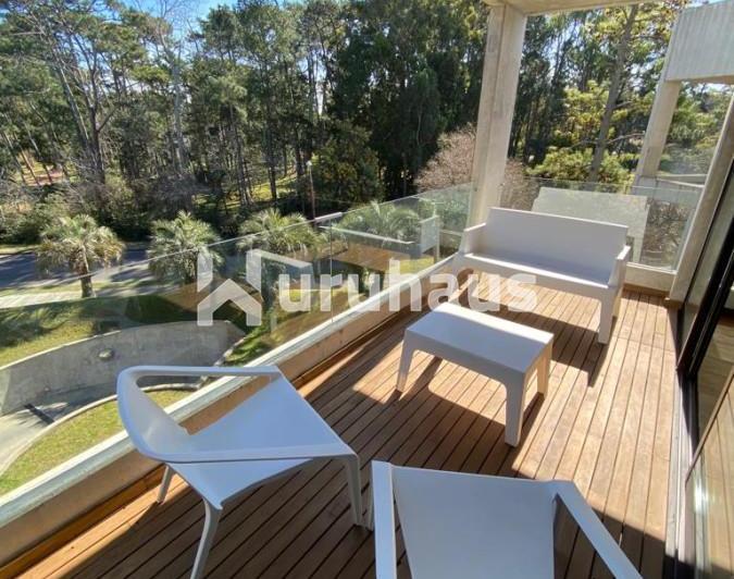 VENTA APARTAMENTO DOS DORMITORIOS PUNTA DEL ESTE EDIFICIO BE HOUSE