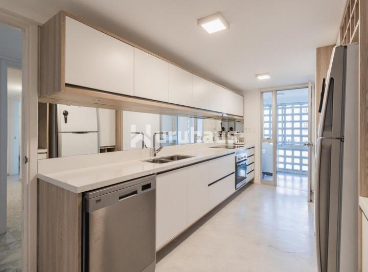 Foto de VENTA APARTAMENTO TRES DORMITORIOS PLAYA MANSA PUNTA DEL ESTE EDIFICIO TUNQUELEN, imagen 3