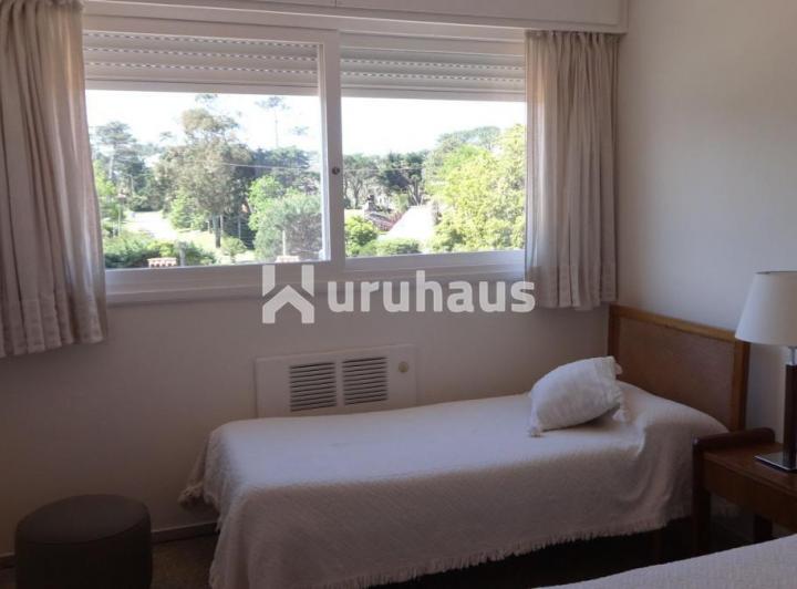 Foto de ALQUILER APARTAMENTO DOS DORMITORIOS PUNTA DEL ESTE PLAYA MANSA PRIMERA, imagen 3