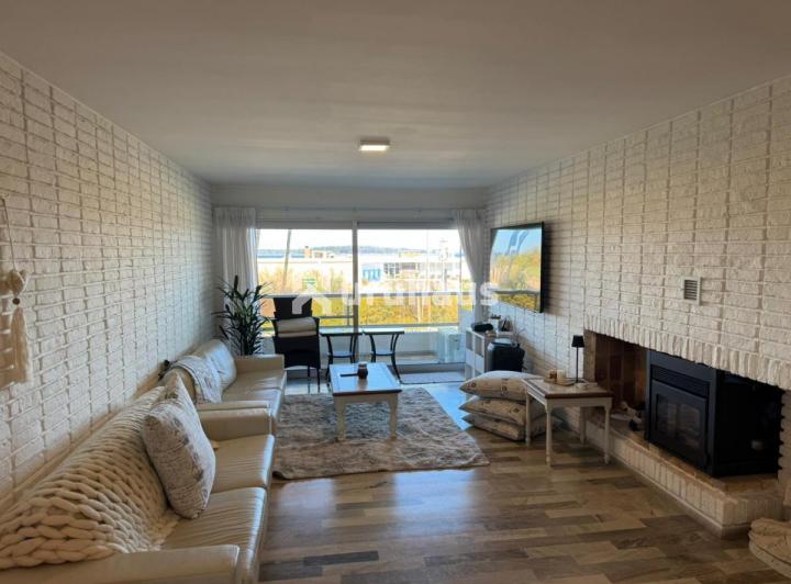 ALQUILER DEPARTAMENTO PLAYA MANSA 4 DORMITORIOS 1