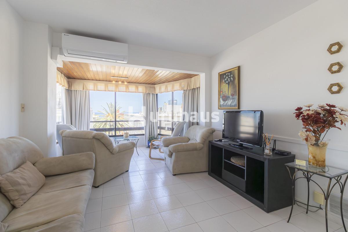 Foto de VENTA APARTAMENTO TRES DORMITORIOS PUNTA DEL ESTE PENINSULA EDIFICIO CORAL GABLES, imagen 1