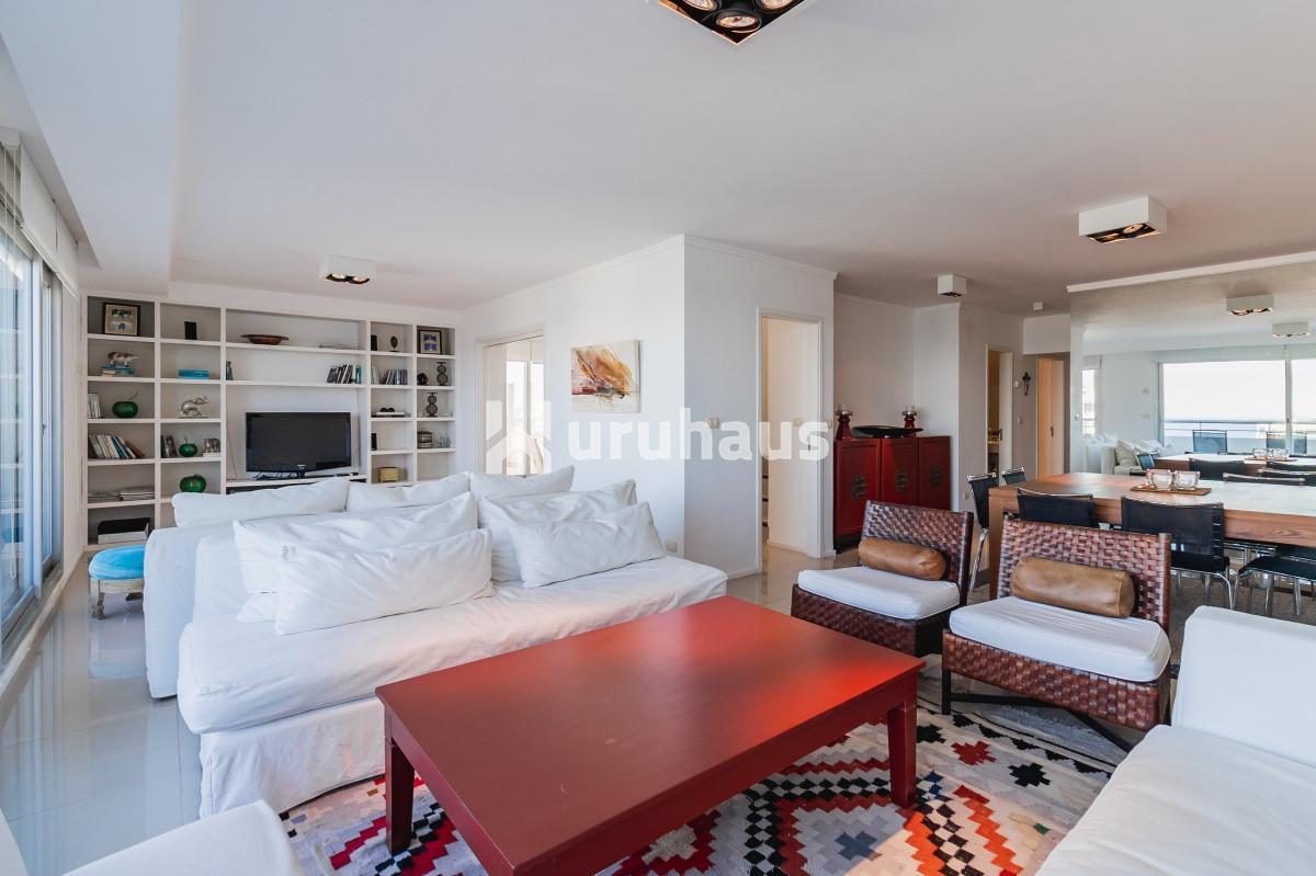 Foto de VENTA APARTAMENTO CUATRO DORMITORIOS PUNTA DEL ESTE FOREST TOWER 1 VISTA AL MAR, imagen 5