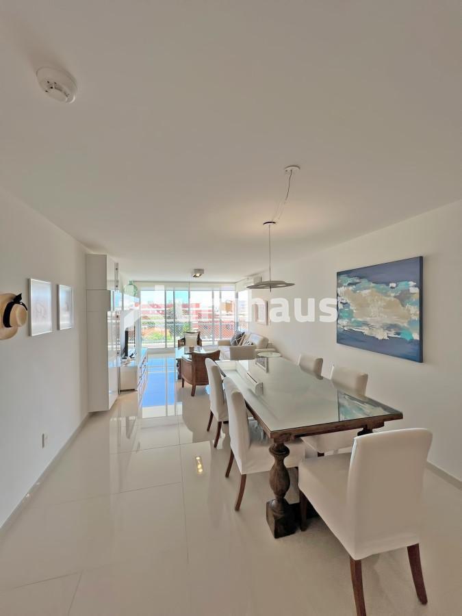 Venta Apartamento 2 dormitorios Playa Mansa Punta del Este
