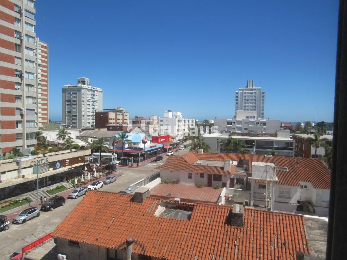 Foto de Apartamento en venta de dos dormitorios en Punta del Este, imagen 4