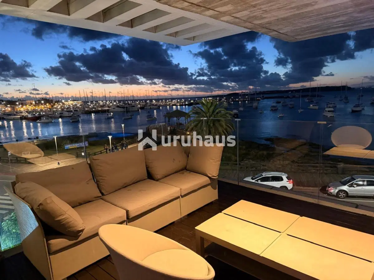 VENTA LE BLEU PENINSULA 4 DORMITORIOS PARRILLERO Y PISCINA PROPIA 2