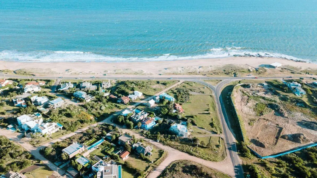 PLAYA BRAVA JOSE IGNACIO BARRIO CERRADO 4